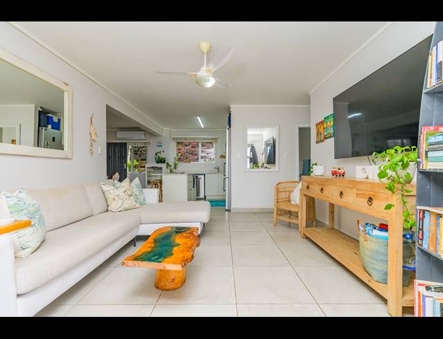 3 BEDROOM APARTMENT FOR SALE IN NEWSEL BEACH